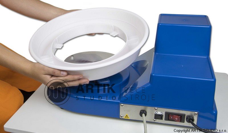 Easy cleaning of pottery wheel Nidec Shimpo RK 5TF