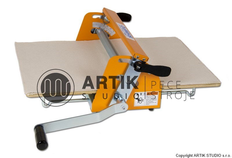 Stolní válcovací stolice Nidec shimpo TSR